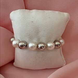 🟢 Elegant Silver Pearl Beaded Bracelet